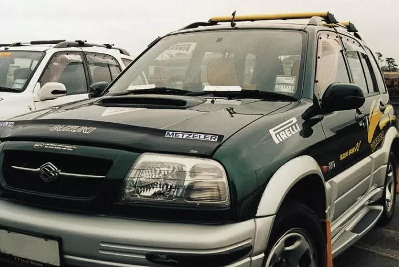 Аирдефлектор капота (мухобойка) Suzuki Grand Vitara 1998 - 2005 гг.в 2