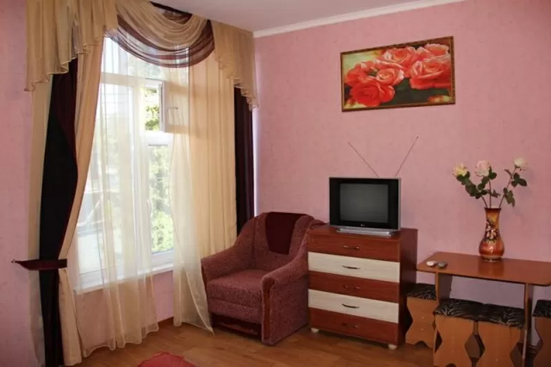 Продается 3ккв в самом центре Алупки (Крым) 3