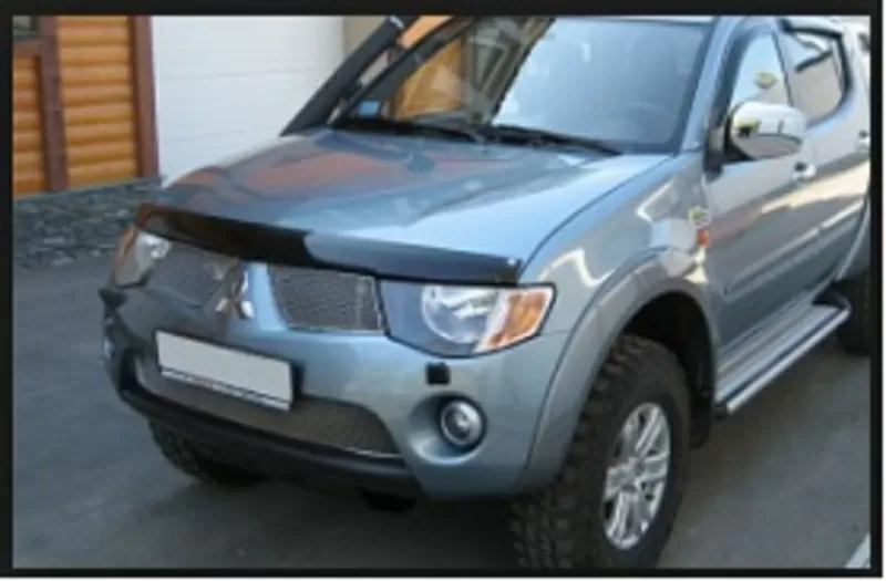 Аирдефлектор капота (мухобойка) Mitsubishi L200 после 2006 г.в. 2